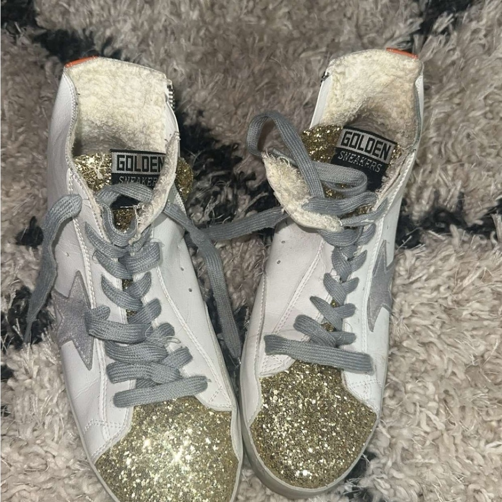 High top glitter sneaker
